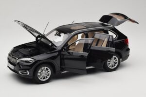 BMW X5 E70 Sapphire Black Paragon 1:18 PA-97071 Druckguss — Bild 2 von 8