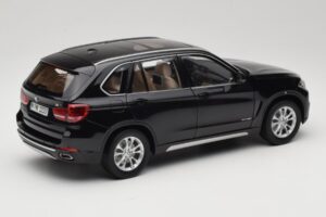 BMW X5 E70 Sapphire Black Paragon 1:18 PA-97071 Druckguss — Bild 3 von 8