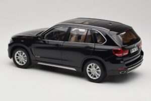 BMW X5 E70 Sapphire Black Paragon 1:18 PA-97071 Druckguss — Bild 7 von 8