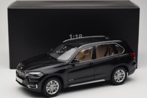 BMW X5 E70 Sapphire Black Paragon 1:18 PA-97071 Druckguss — Bild 8 von 8