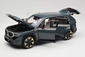 BMW XM G09 Isle of Man Green Minichamps 1:18 110023300 Druckguss — Bild 2 von 8