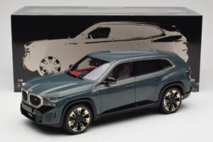 BMW XM G09 Isle of Man Green Minichamps 1:18 110023300 Druckguss — Bild 8 von 8