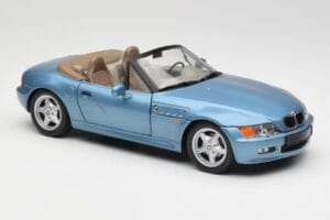 BMW Z3 E36/7 James Bond Goldeneye Blau Metallic UT Models 1:18 180024336 Druckguss — Bild 6 von 8