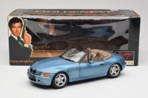 BMW Z3 E36/7 James Bond Goldeneye Blau Metallic UT Models 1:18 180024336 Druckguss — Bild 8 von 8