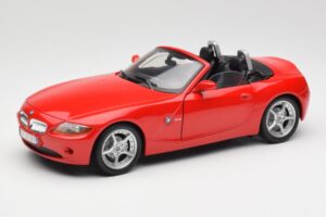 BMW Z4 E85 Roadster Rot Bburago 1:18 34046 Druckguss
