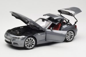 BMW Z4 E89 sDrive 35i Space Grey Metallic Kyosho 1:18 80432147085 Druckguss — Bild 2 von 8