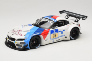 BMW Z4 GT3 #19 Team Schubert J. Muller / D. Muller ADAC 24 Hours Nurburgring 2013 Minichamps 1:18 151132319 Druckguss