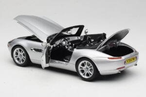 BMW Z8 E52 Cabriolet Silber Kyosho 1:18 80432411551 Druckguss — Bild 7 von 8