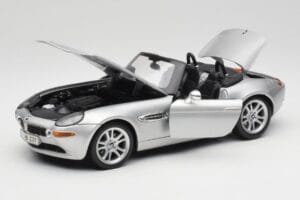 BMW Z8 E52 Titanium Silver Maisto 1:18 536896 Druckguss — Bild 2 von 8