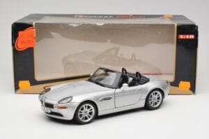 BMW Z8 E52 Titanium Silver Maisto 1:18 536896 Druckguss — Bild 8 von 8
