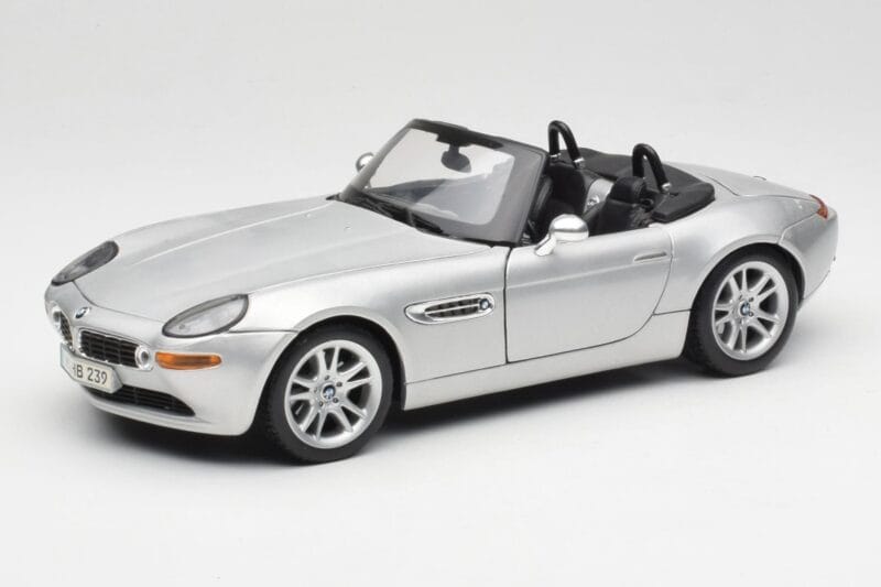 BMW Z8 E52 Titanium Silver Maisto 1:18 536896 Druckguss