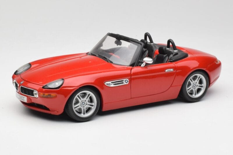 BMW Z8 E52 Rot Metallic Bburago 1:18 18-12032 Druckguss