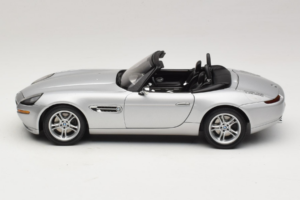 BMW Z8 Silber 007 The World Is Not Enough AUTOart 1:18 70511 Druckguss — Bild 4 von 8