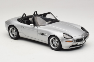 BMW Z8 Silber 007 The World Is Not Enough AUTOart 1:18 70511 Druckguss — Bild 6 von 8