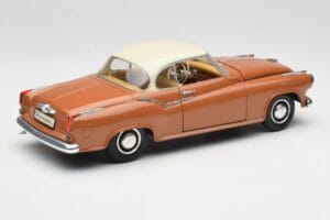 Borgward Isabella Coupe Bronze Weiß Revell 1:18 08982 Druckguss — Bild 3 von 8