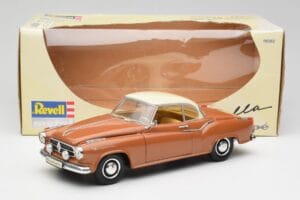 Borgward Isabella Coupe Bronze Weiß Revell 1:18 08982 Druckguss — Bild 5 von 8