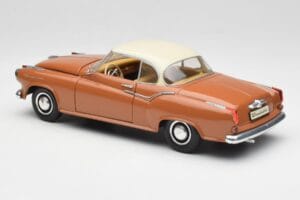 Borgward Isabella Coupe Bronze Weiß Revell 1:18 08982 Druckguss — Bild 7 von 8