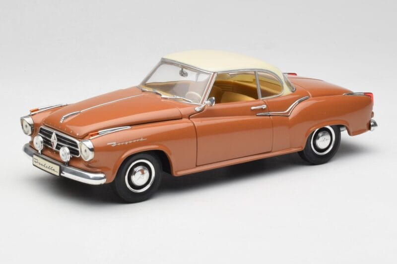 Borgward Isabella Coupe Bronze Weiß Revell 1:18 08982 Druckguss
