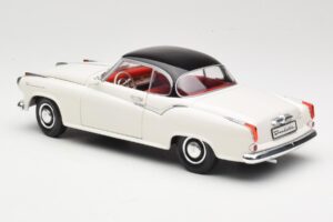 Borgward Isabella Coupe Weiß Revell 1:18 08982-W1 Druckguss — Bild 7 von 8