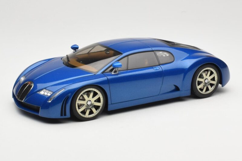 Bugatti EB 18.3 Chiron Blau AUTOart 1:18 70911 Druckguss