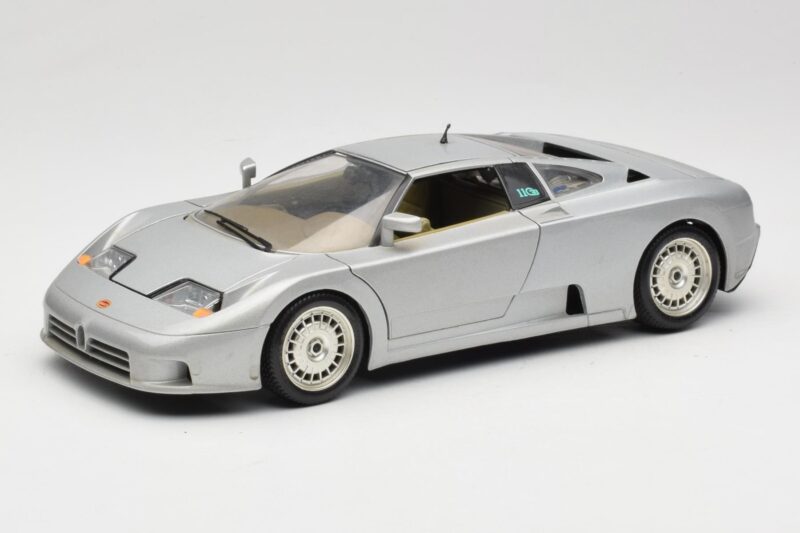 Bugatti EB110 Silber Bburago 1:18 3035-S Druckguss