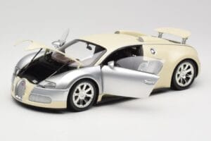 Bugatti Veyron Edition Centenaire Chrome Beige Minichamps 1:18 100110854 Druckguss — Bild 2 von 8