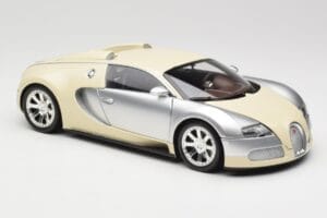Bugatti Veyron Edition Centenaire Chrome Beige Minichamps 1:18 100110854 Druckguss — Bild 6 von 8