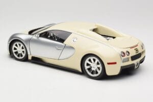 Bugatti Veyron Edition Centenaire Chrome Beige Minichamps 1:18 100110854 Druckguss — Bild 7 von 8