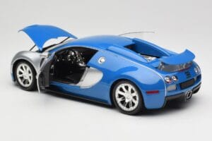 Bugatti Veyron Edition Centenaire Chrome Blue Minichamps 1:18 100110850 Druckguss — Bild 5 von 8