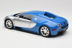Bugatti Veyron Edition Centenaire Chrome Blue Minichamps 1:18 100110850 Druckguss — Bild 7 von 8