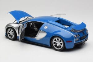 Bugatti Veyron Edition Centenaire Chrome Blue Minichamps 1:18 100110850-O Druckguss — Bild 4 von 7