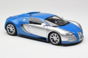 Bugatti Veyron Edition Centenaire Chrome Blue Minichamps 1:18 100110850-O Druckguss — Bild 5 von 7