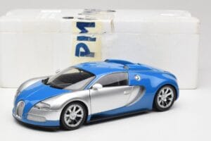 Bugatti Veyron Edition Centenaire Chrome Blue Minichamps 1:18 100110850-O Druckguss — Bild 7 von 7