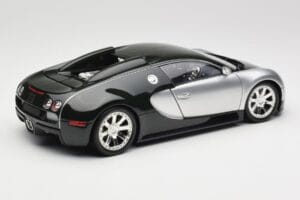 Bugatti Veyron Edition Centenaire Chrome Green Minichamps 1:18 100110852 Druckguss — Bild 3 von 8