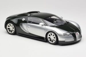 Bugatti Veyron Edition Centenaire Chrome Green Minichamps 1:18 100110852 Druckguss — Bild 6 von 8
