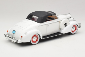 Buick Century Cabriolet Weiß Signature Models 1:18 18131 Druckguss — Bild 2 von 6