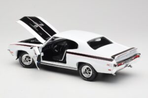 Buick GSX Weiß American Muscle 1:18 AMM1322/06 Druckguss — Bild 5 von 8