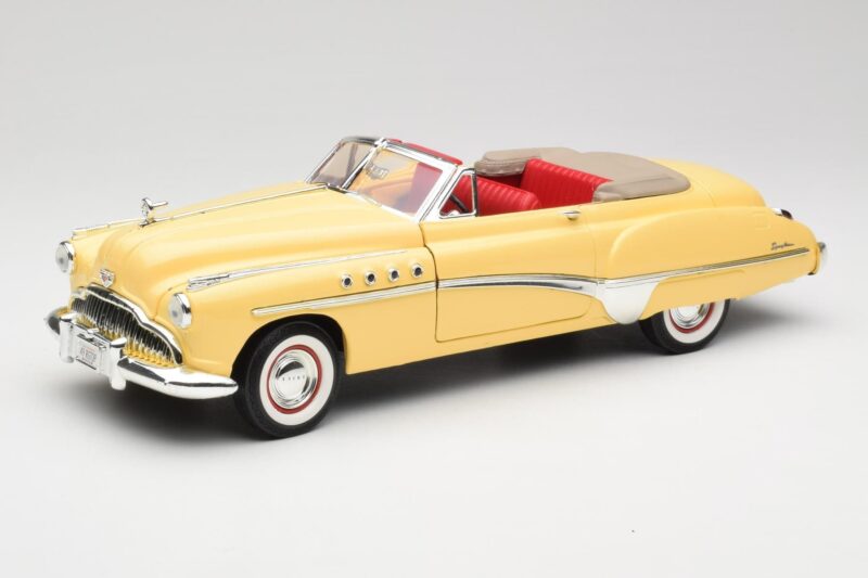 Buick Roadmaster Chrome Yellow Motormax 1:18 23124646-M17 Druckguss