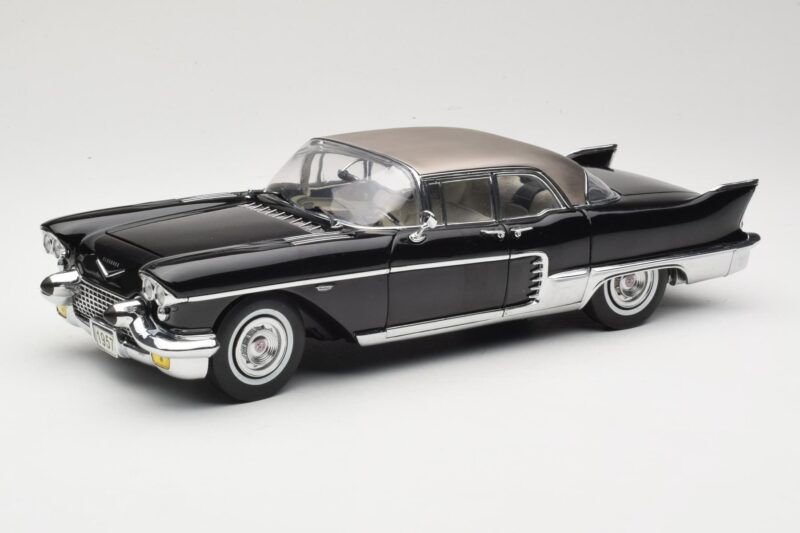 Cadillac Brougham Schwarz Sun Star 1:18 4001 Druckguss