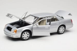 Cadillac DeVille DTS Maisto 1:18 56061 Druckguss — Bild 2 von 8