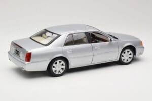 Cadillac DeVille DTS Maisto 1:18 56061 Druckguss — Bild 3 von 8