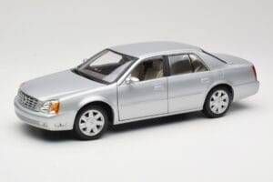 Cadillac DeVille DTS Maisto 1:18 56061 Druckguss