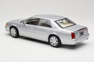 Cadillac DeVille DTS Maisto 1:18 56061 Druckguss — Bild 7 von 8