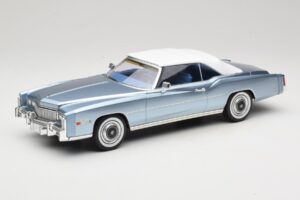 Cadillac Eldorado Cabriolet Blau MCG 1:18 MCG18472 Druckguss — Bild 2 von 7