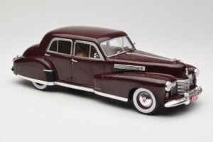 Cadillac Fleetwood 60 Special Sedan Rot MCG 1:18 MCG18071 Druckguss — Bild 4 von 6