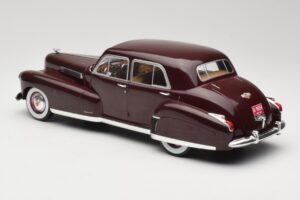 Cadillac Fleetwood 60 Special Sedan Rot MCG 1:18 MCG18071 Druckguss — Bild 5 von 6