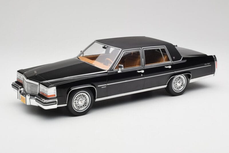 Cadillac Fleetwood Brougham Schwarz MCG 1:18 MCG18250 Druckguss