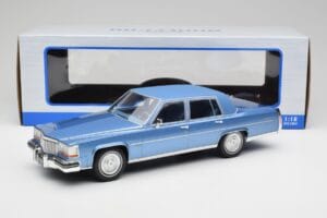 Cadillac Fleetwood Brougham Blau Metallic MCG 1:18 MCG18252 Druckguss — Bild 6 von 6