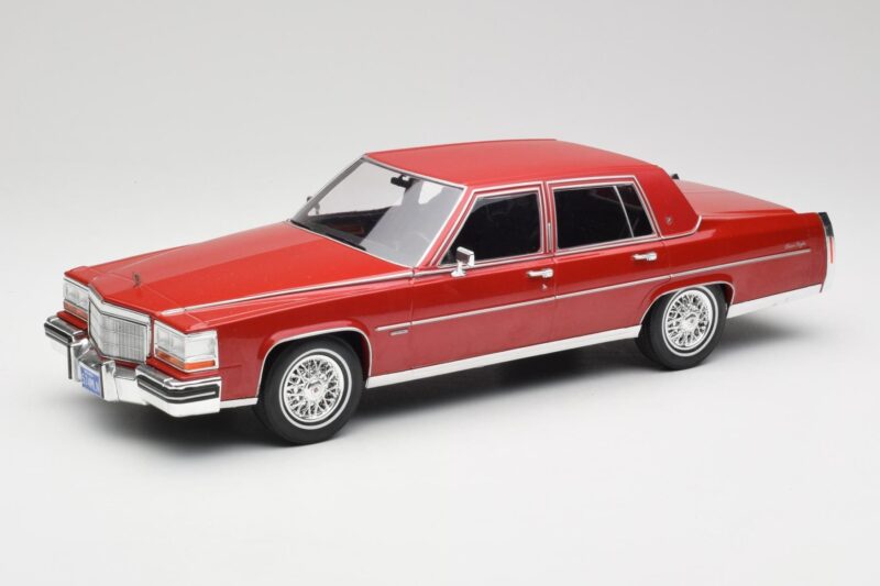 Cadillac Fleetwood Brougham Dunkelrot Metallic MCG 1:18 MCG18251 Druckguss