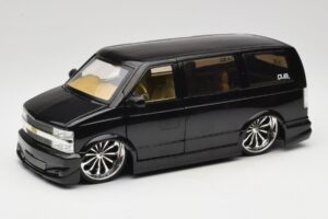 Chevrolet Astro Van Tuned Schwarz Jada 1:18 63122 Druckguss